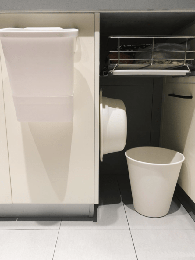 水槽地柜的右侧,设镂空区,这里用于悬挂备用的小盆子,干垃圾桶.