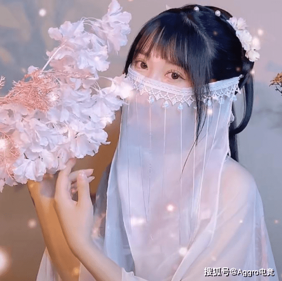 原创林晚晚首次挑战古风cos却因刘海被粉丝质疑又请了替身