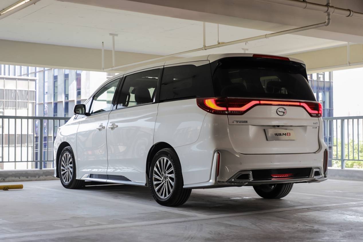 1/4的预算如何拿下一台不加价的"埃尔法"?丨试驾传祺m8大师版