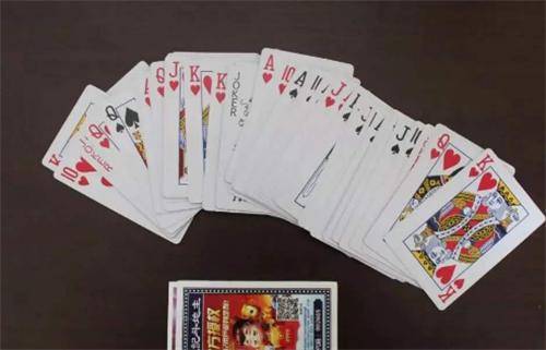 怎么教孩子握扑克牌 8236e2fa92254c0c8ea7f98a92043073.jpeg