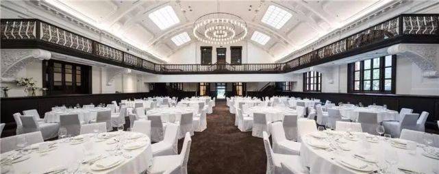 ��㡽���:������200��ǰ�ʹ��ڵı������Ƶ�