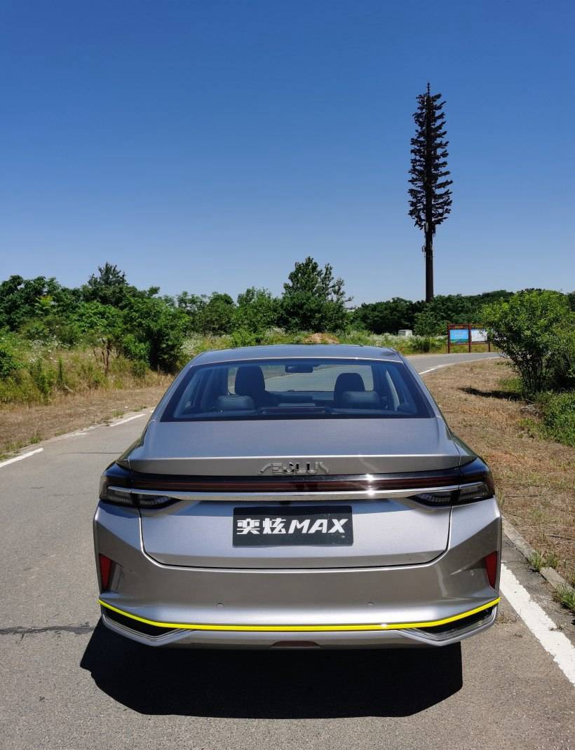 东风终于造出颜值帝宽近1米915t爆发203马力竞争星瑞