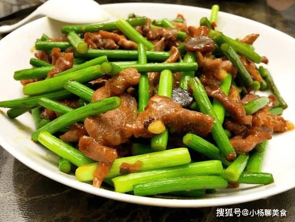 炒肉丝需要放生姜吗 0c5150ff993f437e96861bffa67f1251.png