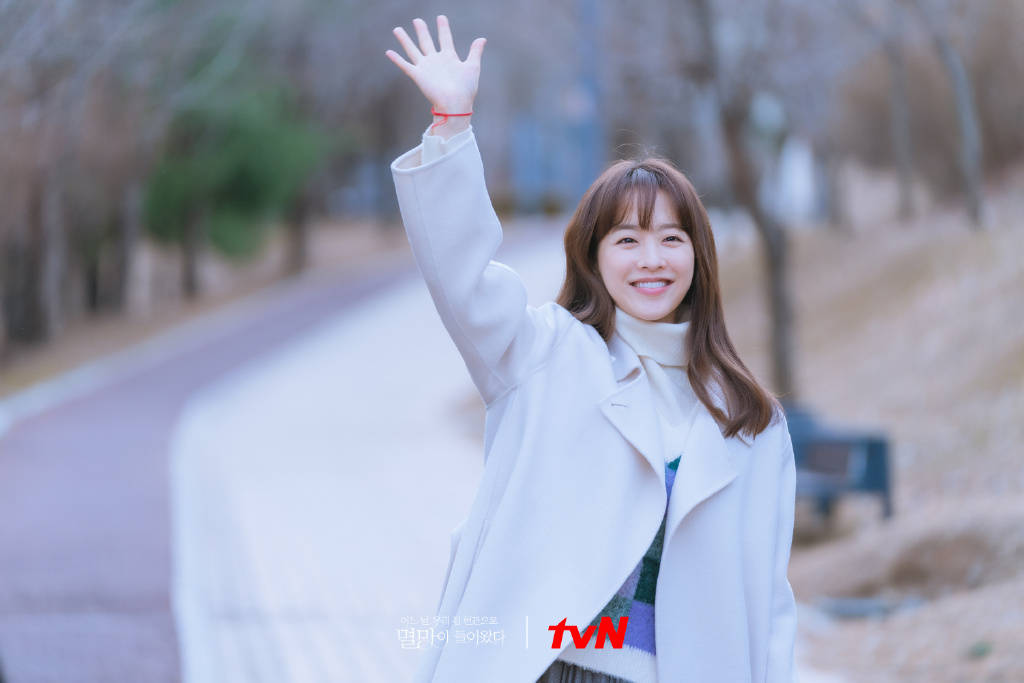 朴宝英新剧造型又火了逆龄妆容秒回18岁难怪31岁的她依旧少女