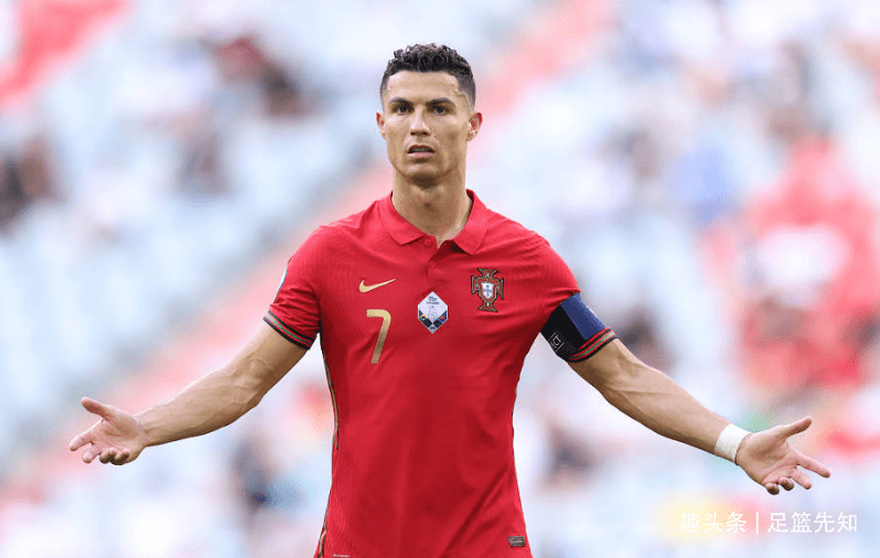 欧洲杯葡萄牙对法国上半场 d1b324ef612e439d985fa221f78e5925.png