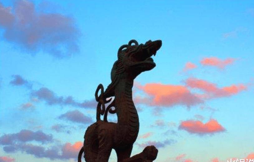 北方地区作为契丹,蒙古等少数民族的聚居地,能够出土"铜坐龙"固然不