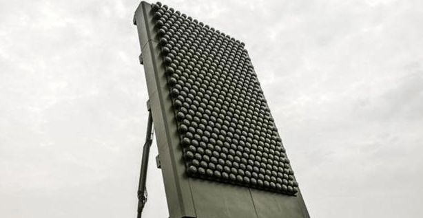 别看造型比较独特,相控雷达的探测方式可比传统雷达先进多了,相较于