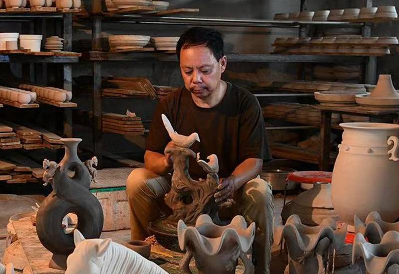 李亚洲:倾心奉献精品力作 矢志传承红色精神