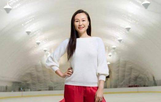 年退役后,克洛克-2选择嫁给冬奥会亚军俄罗斯运动员丹尼斯·潘采夫