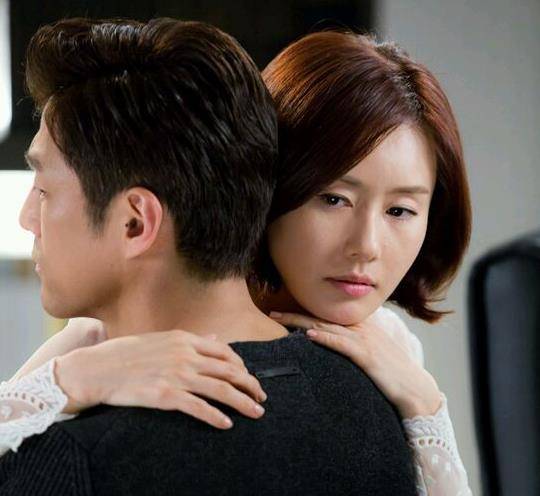 原创池珍熙金智秀伦理韩剧温暖的一句话你怎么舍得让他们难过