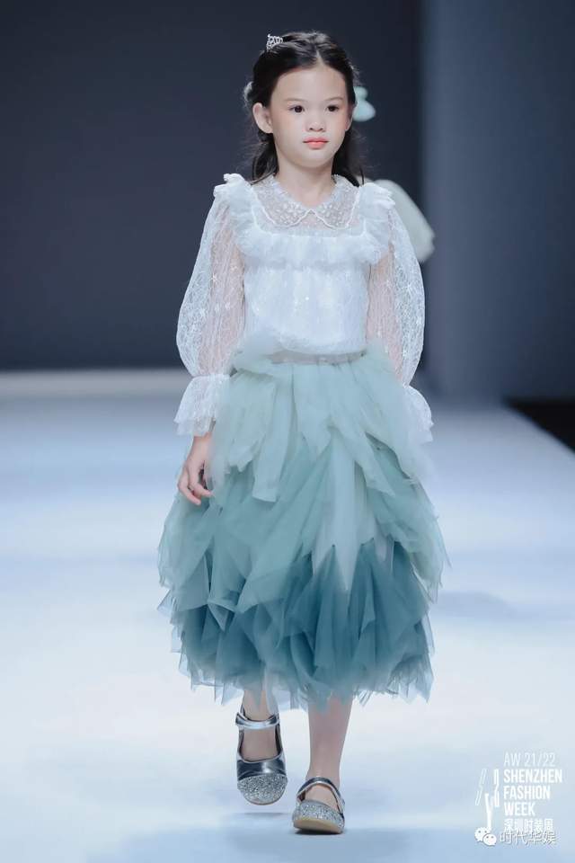 时代华娱少儿模特班t台走秀童模都是怎么养成的