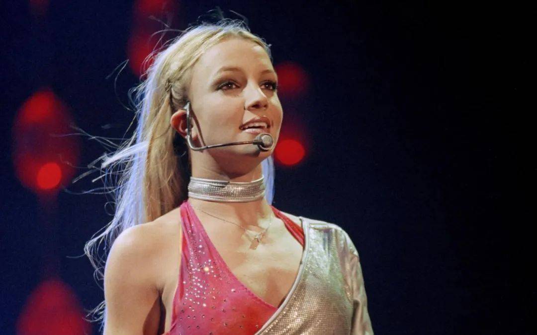 布兰妮辛酸遭遇13年被父亲软禁还被要求安装节育器