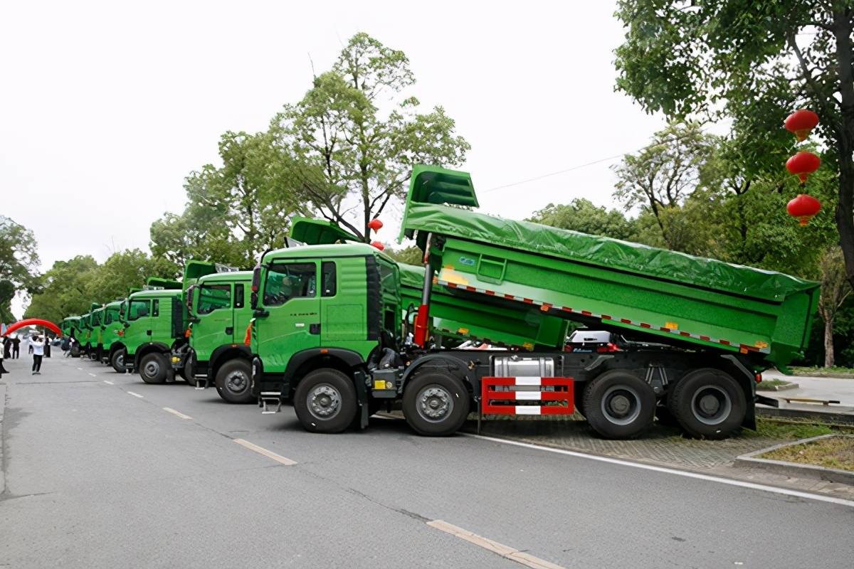 引領行業綠色新風潮:重汽豪沃tx智能渣土車品鑑會成功舉辦