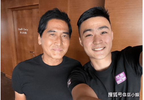 原创61岁齐秦近照曝光?挺大肚腩商演捞金,皮肤黝黑看上去不太健康?