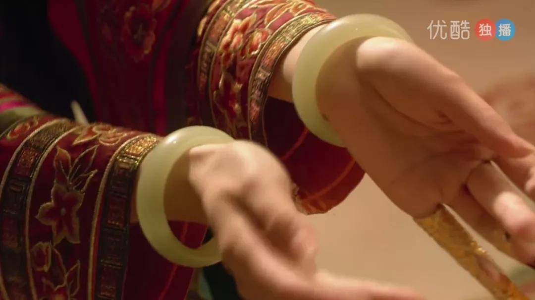 看看便知!_玉镯