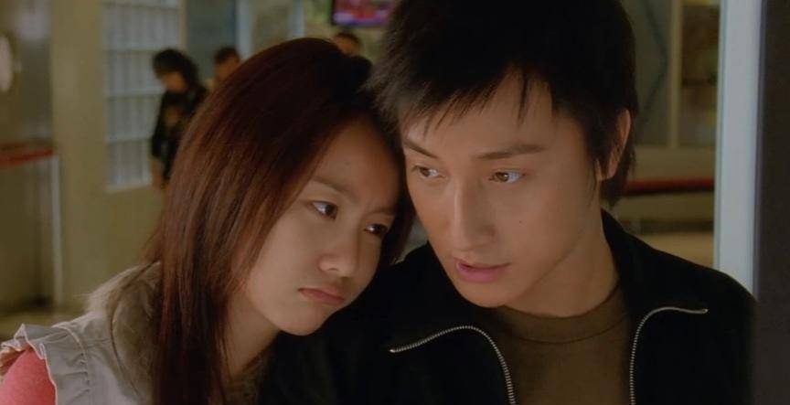 2006年,邓丽欣和同公司的方力申陆续合作三部电影《独家试爱》《十分