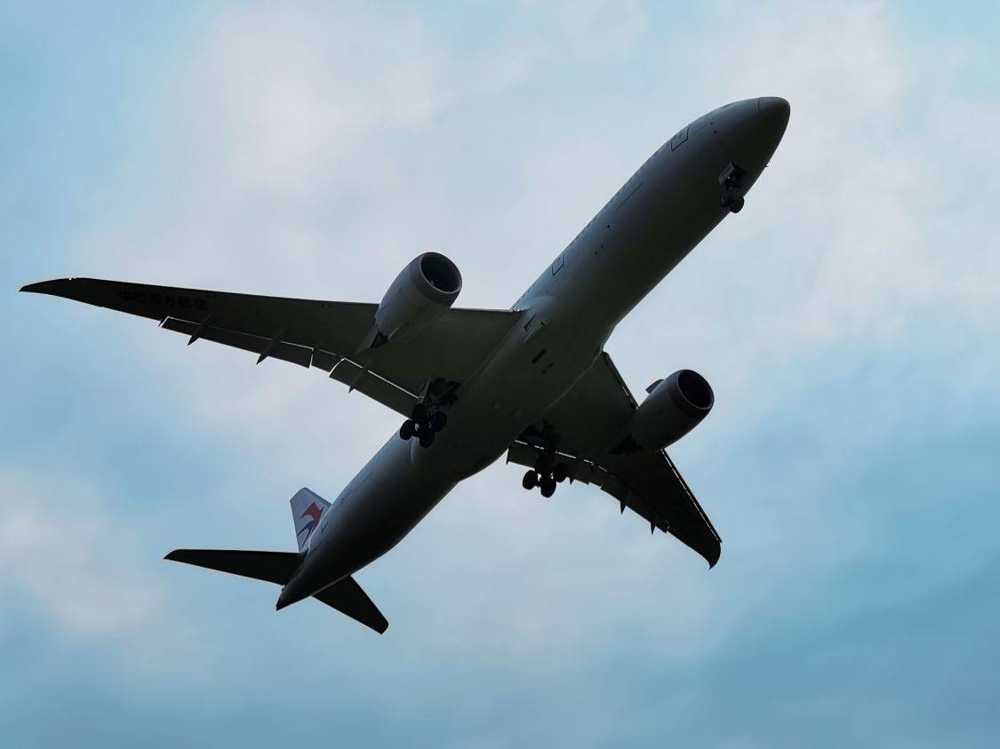 骑行赏花意外撞见飞机起飞最佳观赏点双流小宝藏好多你还发现了哪些 旅游 华夏世纪新闻