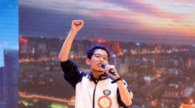 衡水中学高三学生张锡峰,高考前夕在电视上一段演讲,因其演讲词中的