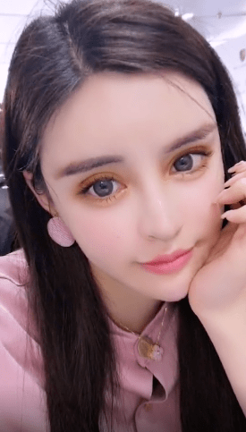 美女网红塑造冻龄人设谎称41岁,赚整容中介费致多人整容失败,遭举报