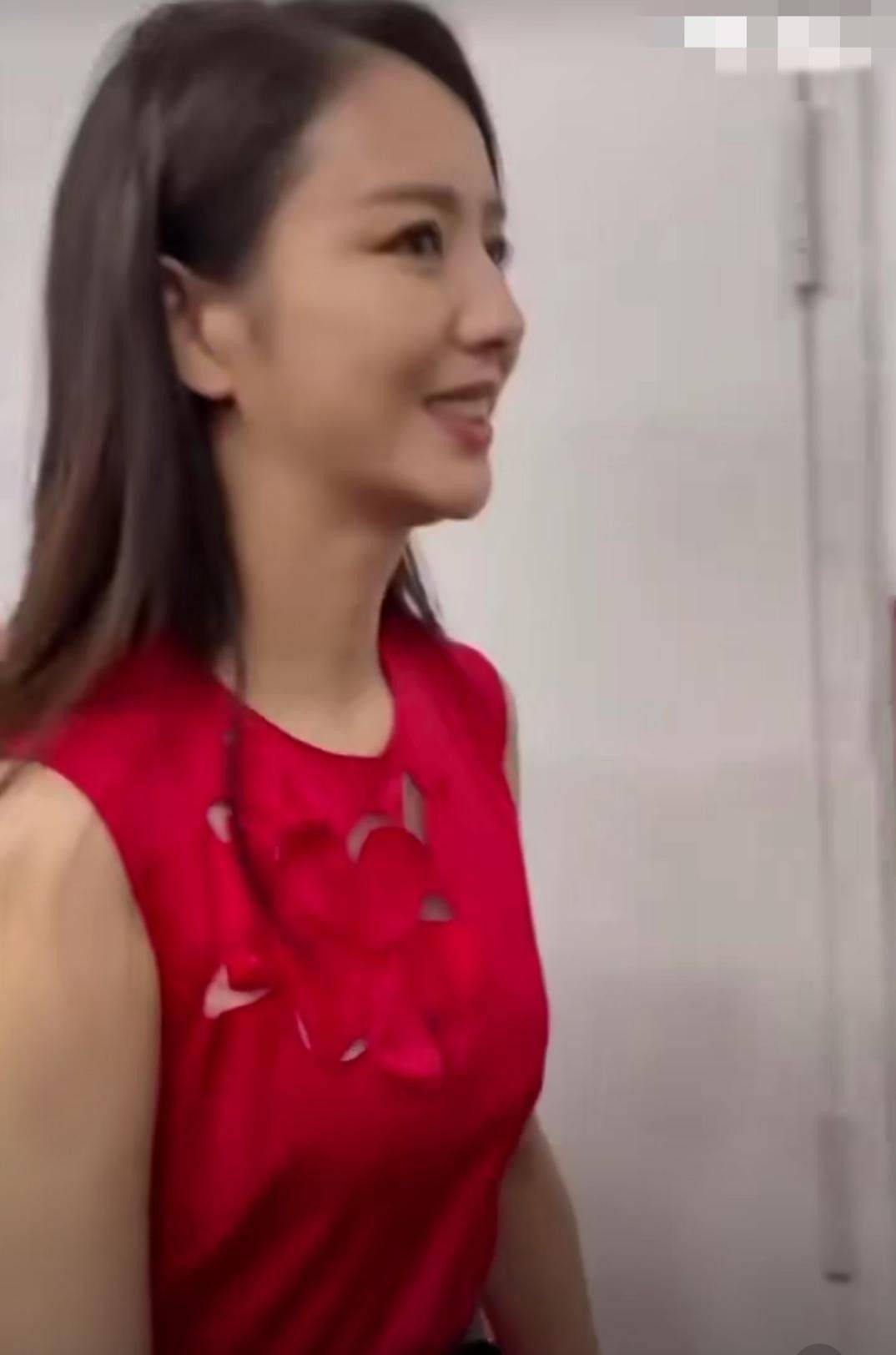 身材|佟丽娅立的人设怕要垮了，这么瘦还有双下巴，皮肤松垮脸下垂！