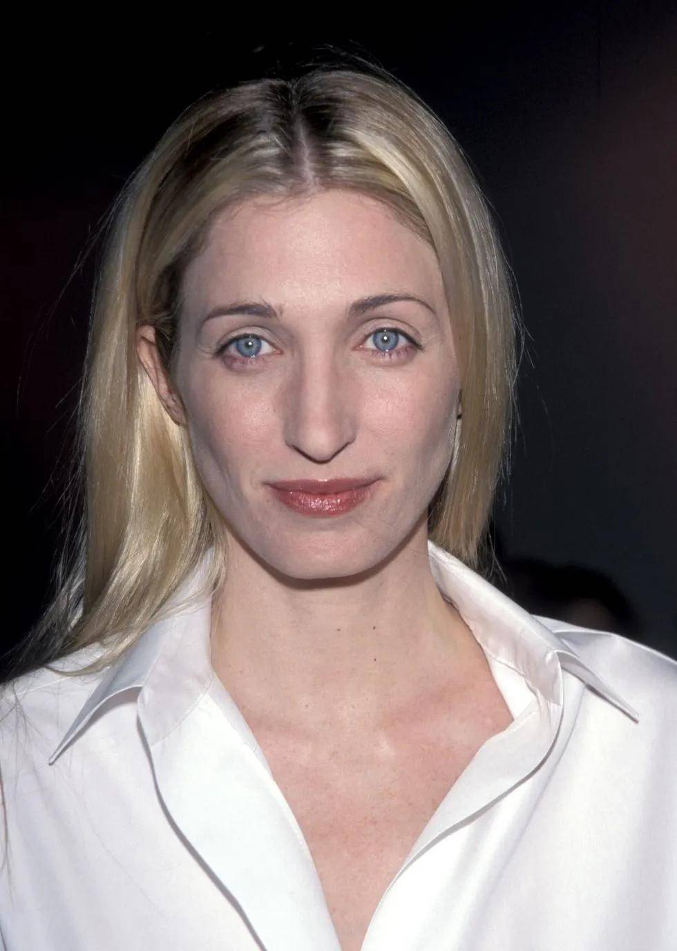 从柜员到公关总监再到传奇icon,她是怎么做到的?_carolyn