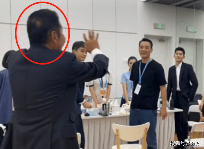 陈道明彩排照被曝光!皮肤全场最黑,老年斑明显