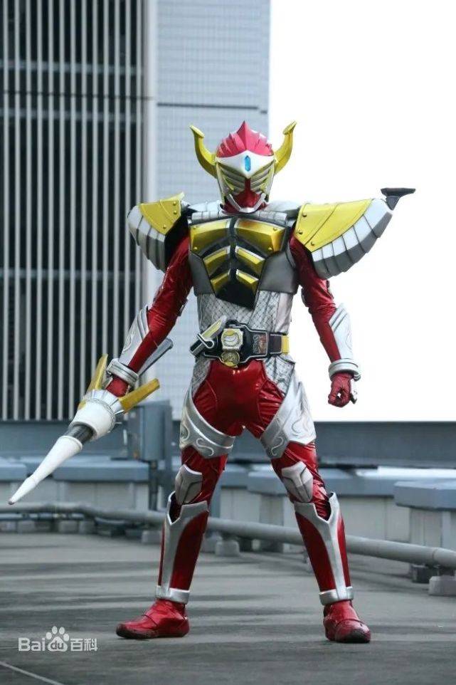 第四名:假面骑士baron身高:208cm体重:114kg拳力:8.8t 踢力:12.