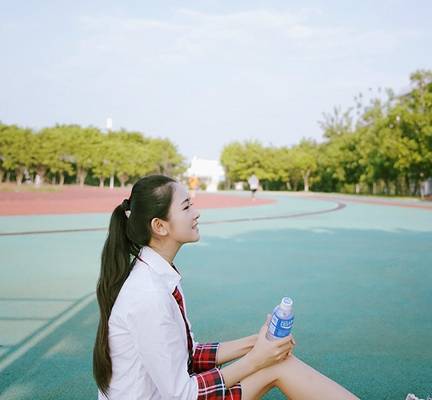 白羊座女学生怎么穿搭视频_白羊座图片星空图