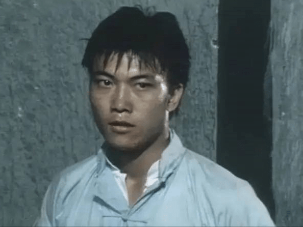 这部剧曾万人空巷,今男配角成阶下囚,女主角永失挚爱