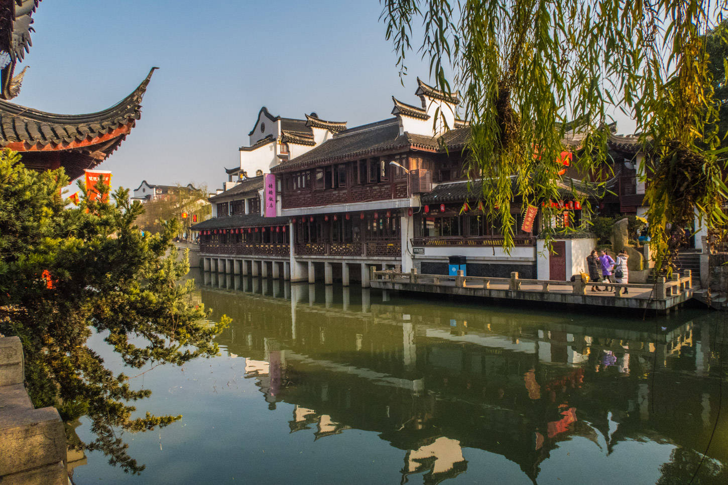 上海一座既有江南水乡自然风光又有悠久人文内涵的历史古镇