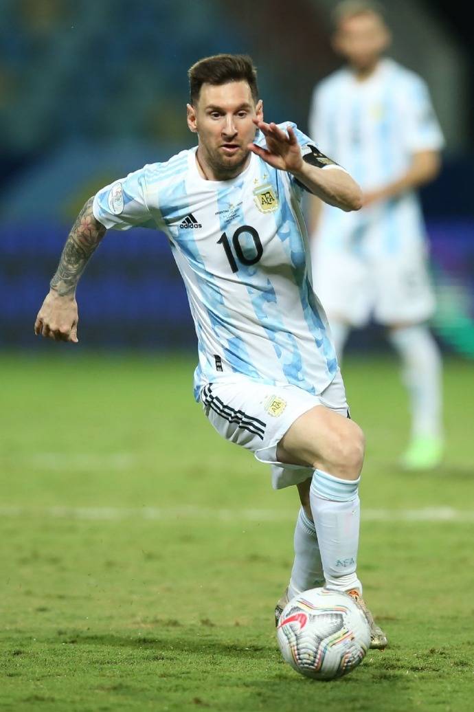 梅西造3球阿根廷大胜晋级:阿根廷和巴萨没了他,也许会彻底沉沦