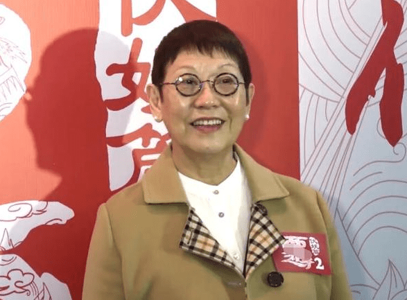 要不是他母亲凌宝儿一直强势的性格,努力养家,打零工填饱了家,他可能