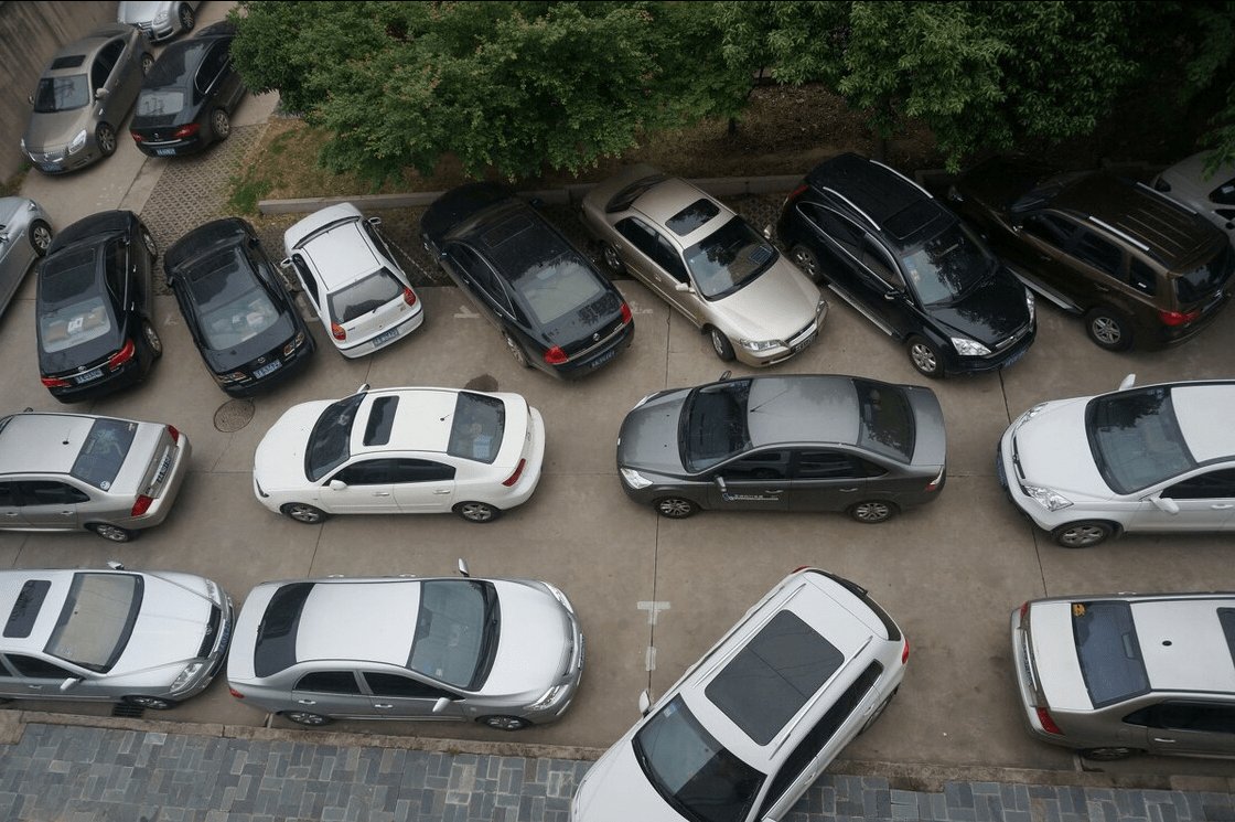 小区停车位15万租车位每个月300买车位合适还是租好