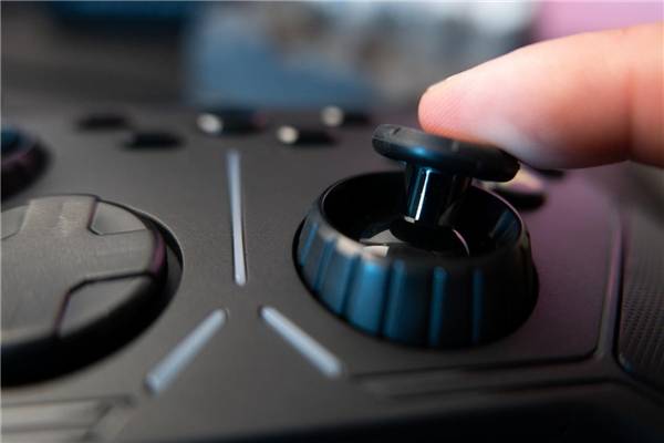 pc手柄单机游戏排行榜_Steam八月游戏推荐下北通蝙蝠4游戏手柄入坑PC游戏的明智之选