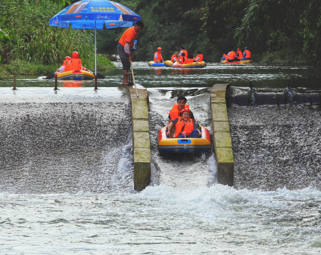 衢州市浮蓋山峽谷漂流,杭州市雙溪漂流,安吉縣十八道灣峽谷漂流,杭州