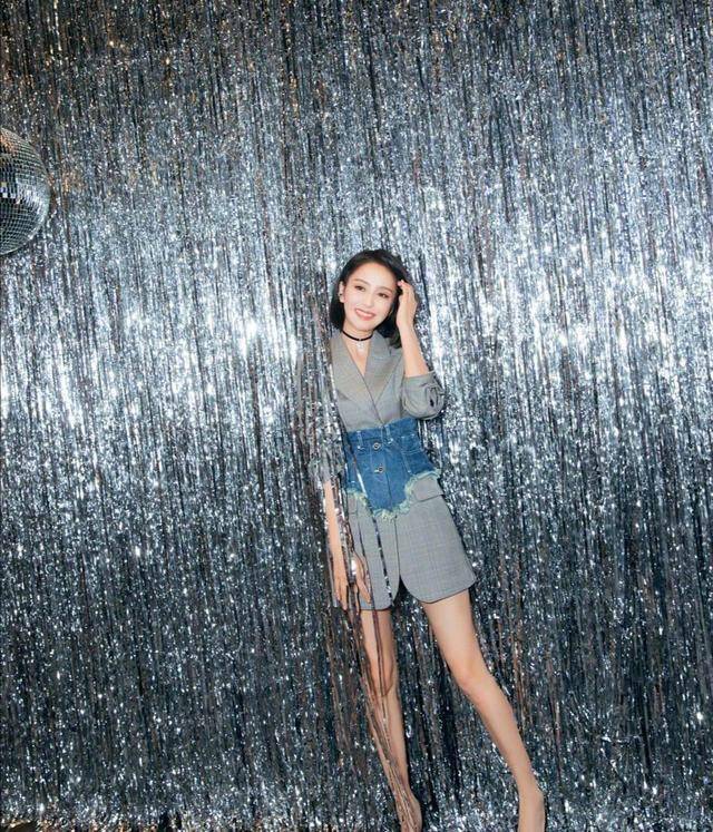 设计|佟丽娅终于妩媚一回，穿半透视薄纱太妩媚，粉色蓬蓬裙有很少女感