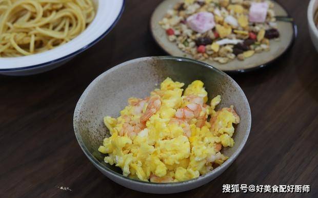 美食|孩子的早餐怎么吃？我从来不发愁，今天花十来分钟就做了一桌