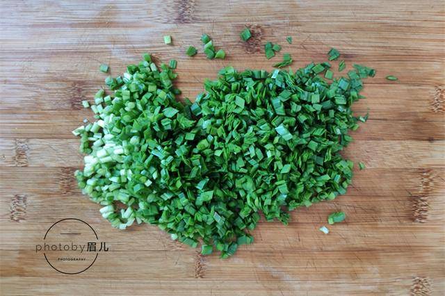 盒子|早餐做这个,比煎饼果子、油条好,有肉有菜有营养,儿子能吃4个