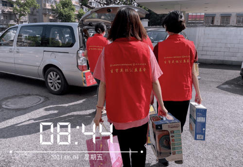 慰问|南京长江医院“2021爱心慰问公益行”：南京栖霞、镇江丹阳