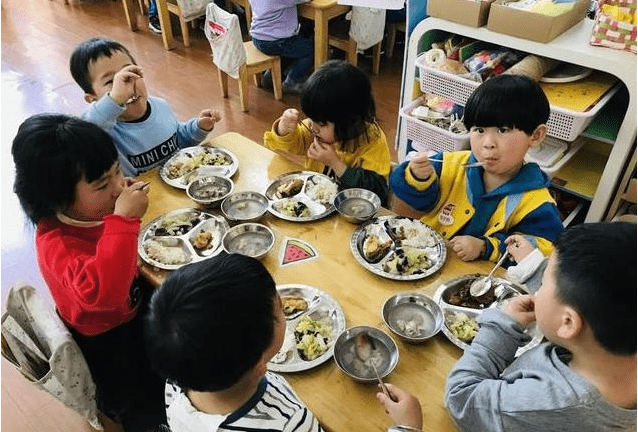 不学|幼儿园“超前教育”，家长别不当回事，要不然会给学生带来压力