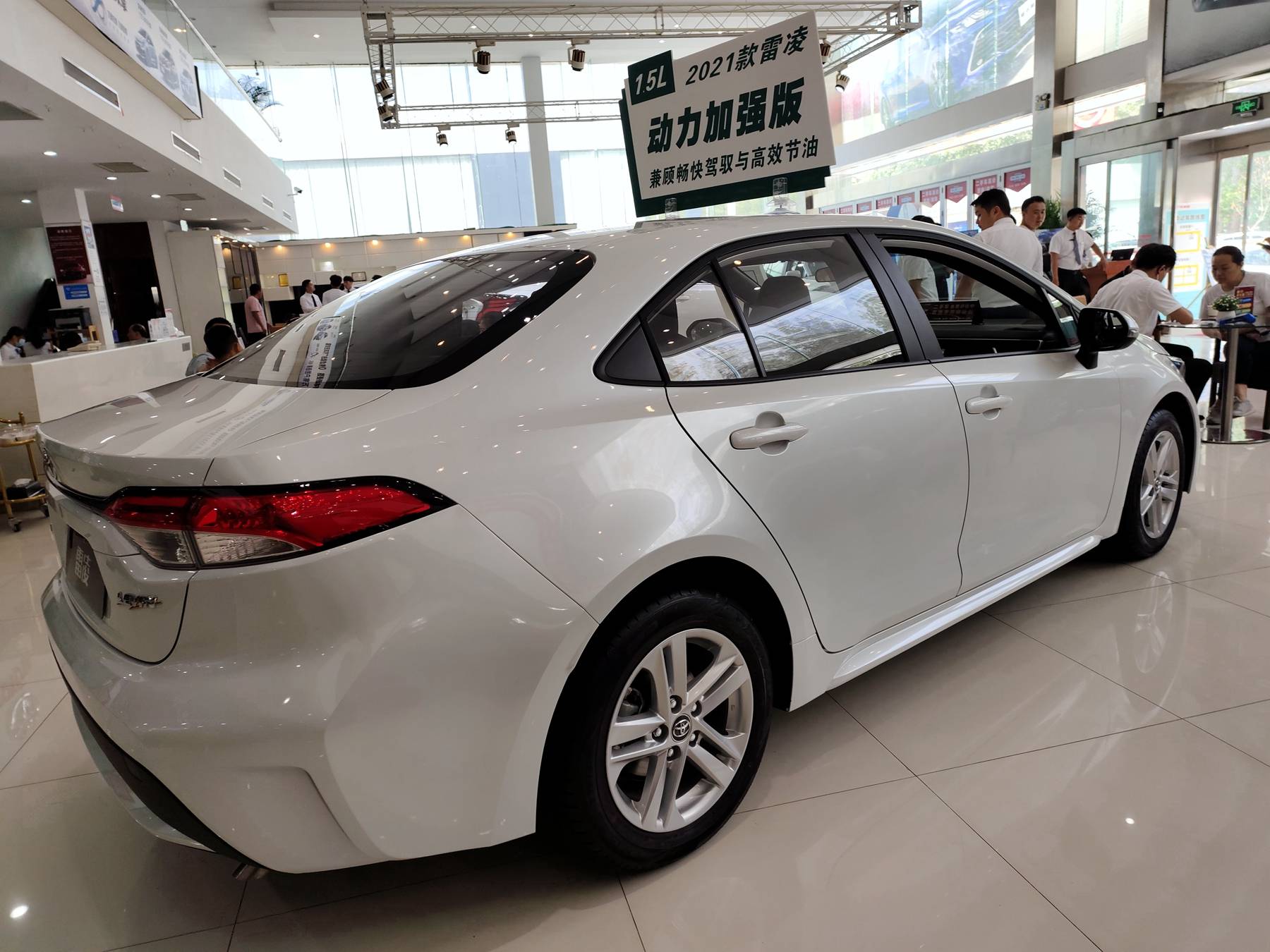 广汽丰田杀红眼了三缸雷凌优惠2万它值得买吗