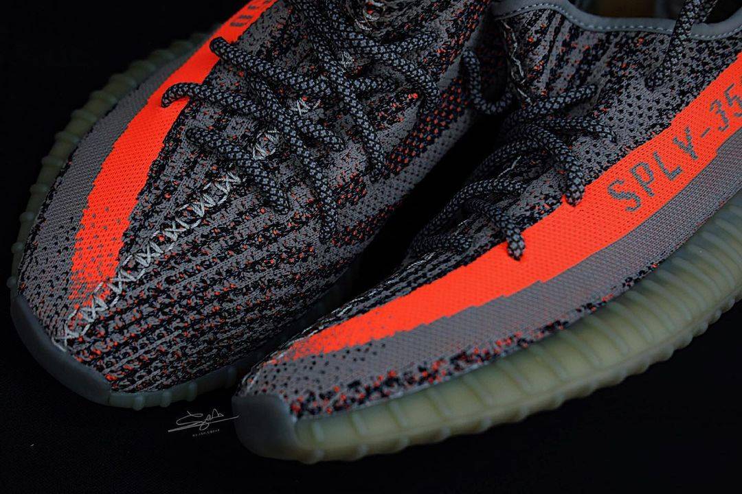 设计|最新实物释出！「灰橙满天星」Yeezy 350 V2 越品越上头