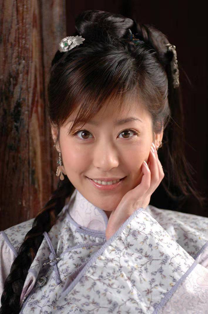 她是《少年包青天》里的可爱女配,淡出娱乐圈,生活逍遥自在_李卉