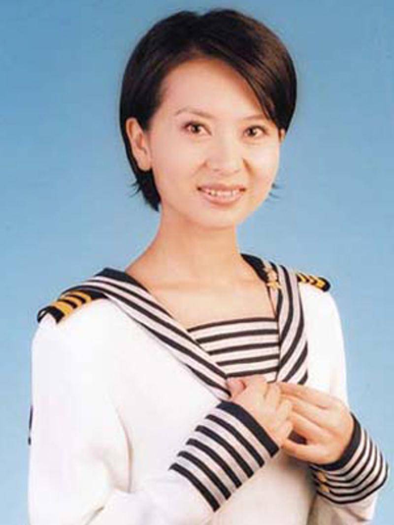 当年她唱《大哥你好吗》红遍全国,却很快淡出,丈夫是国足运动员_甘萍