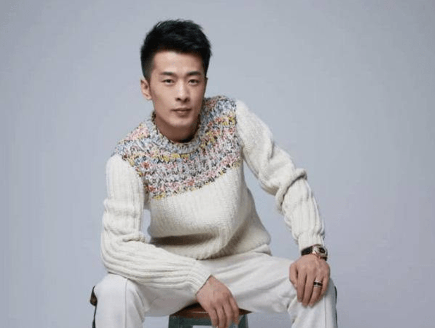 网红豪情龙哥盛赞辛巴称所有主播都要感谢他网友拍马屁