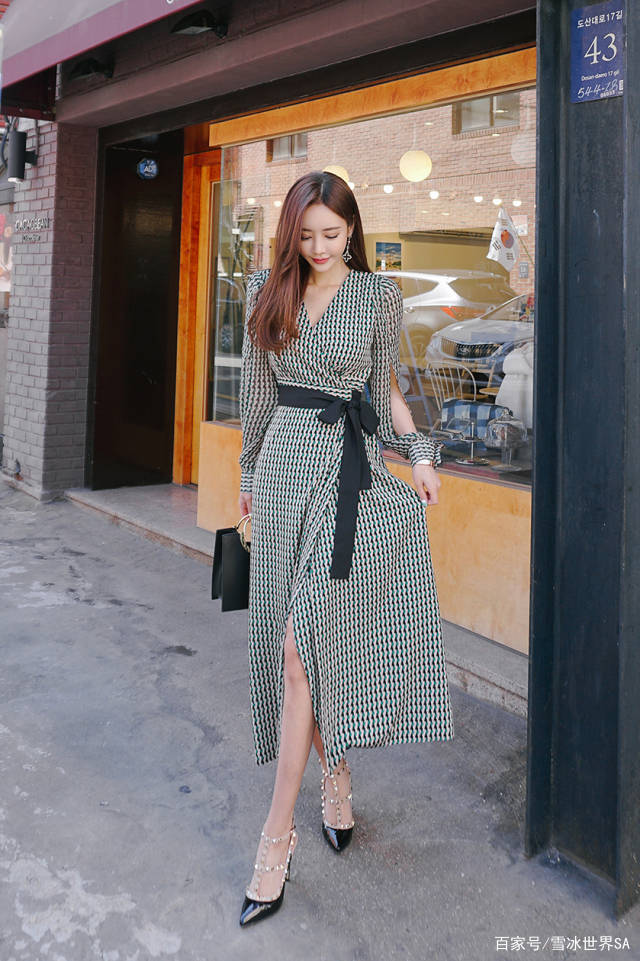 魅力|几款穿出女性魅力的连衣裙，清雅自信显气质