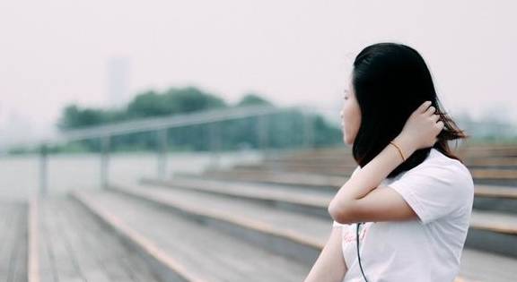 公婆|公婆哄儿媳生二胎，还承诺每月给三千奶粉钱，儿子出生儿媳改姓氏