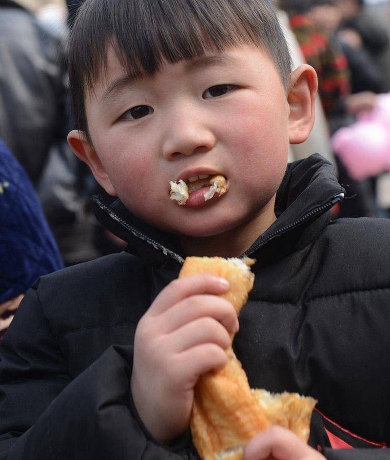 原则|张文宏提出儿童吃早餐“两不原则”,妈妈别糊弄,助力孩子长高个