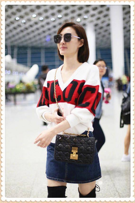 妲己|厉害了王丽坤！蔡依林都穿出X型腿的牛仔裙，被她一招凹出超模腿