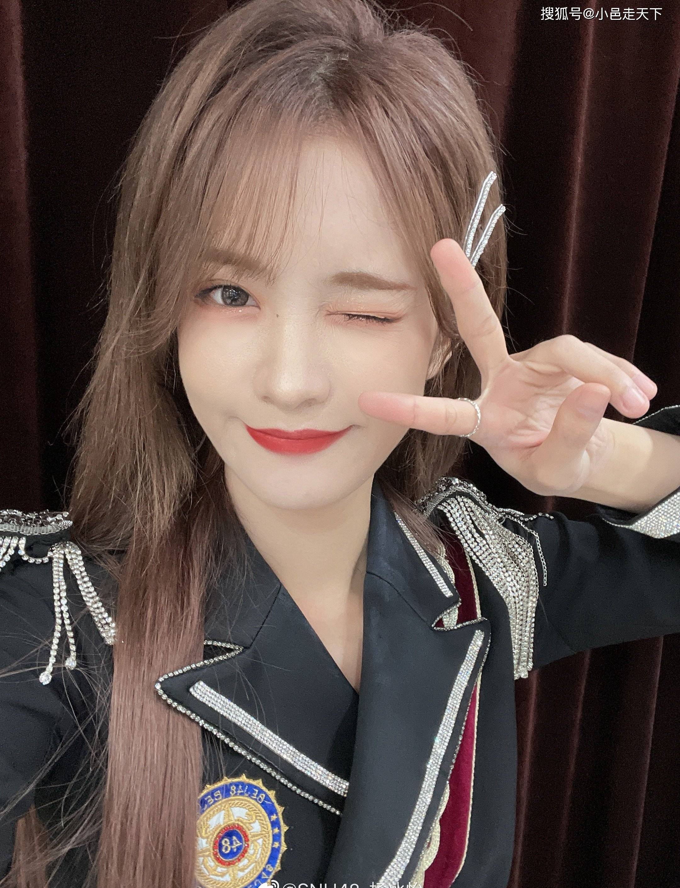 shn-48杨冰怡长发飘飘动态写真